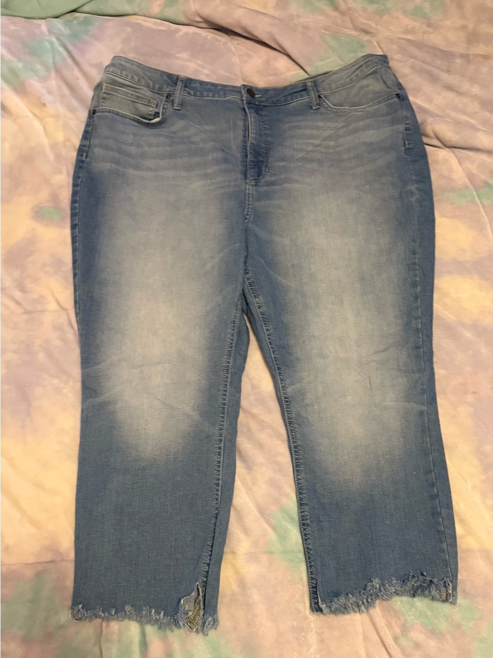 LC Lauren Conrad Faded Blue Cropped Frayed Hem Capris